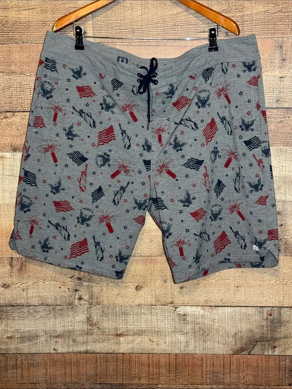 Travis Mathew 'Merica Board Shorts Size 40